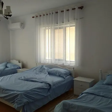 Dhoma Pushimi Per 4 Stinet 61 Habitación en casa particular *