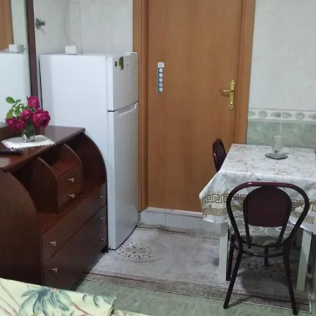 Dhoma Pushimi Per 4 Stinet 61 Habitación en casa particular *