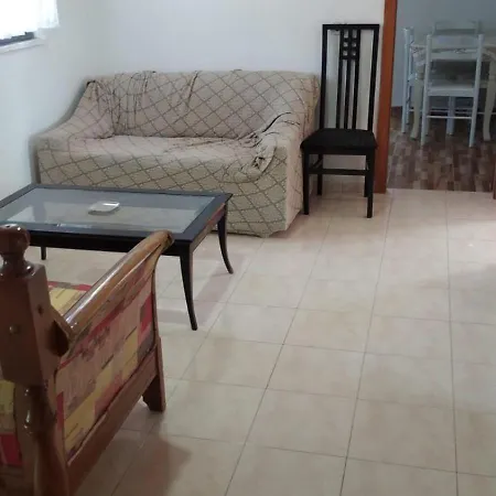 Dhoma Pushimi Per 4 Stinet 61 Habitación en casa particular Pogradec