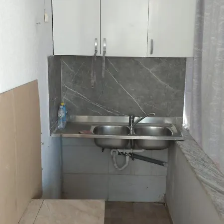 Dhoma Pushimi Per 4 Stinet 61 Habitación en casa particular *