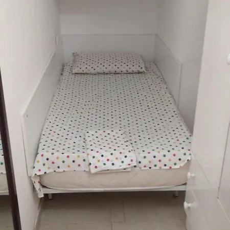 Dhoma Pushimi Per 4 Stinet 61 Habitación en casa particular *