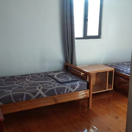 Dhoma Pushimi Per 4 Stinet 61 * Pogradec